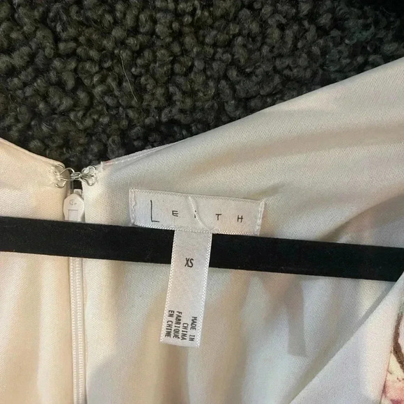 Leith Mini Floral Ruffle Dress - Picture 4 of 5